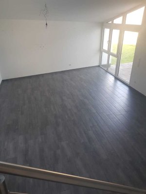 Helle 3,5-Zimmer Wohnung mit Balkon in Grabenstetten