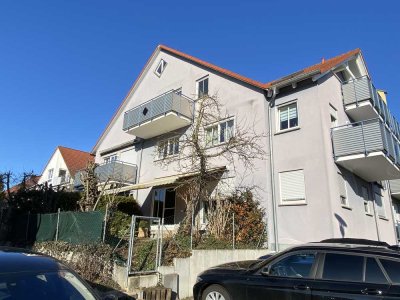 Gepflegte Wohnung mit zwei Zimmern und Balkon in Sommerhausen - Sauna im Haus vorhanden!