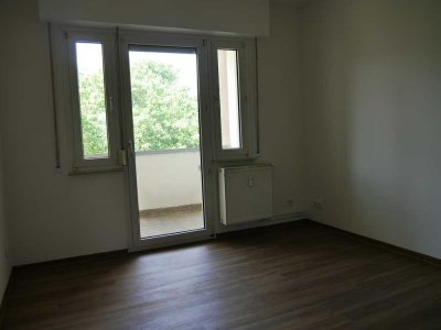 ﻿Schöne 2-Zimmer-Wohnung mit Tageslichtbad und 2x Balkon im Limes-Quartier zu vermieten