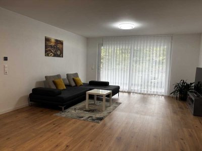 Schöne, neuwertige 3-Raum-Erdgeschosswohnung mit Balkon und EBK