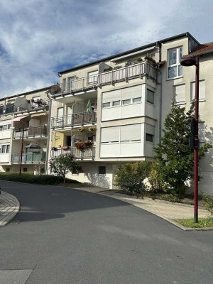 Eine gemütliche helle 3-RW mit Balkon in einer guten Gegend der Stadt