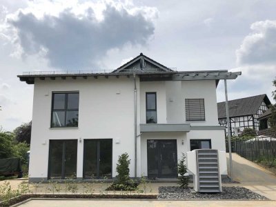 Attraktives Einfamilienhaus mit großer Terrasse und wunderschönem Garten