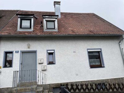 Doppelhaushälfte zu verkaufen – ruhige Lage am Ende einer Sackgasse!