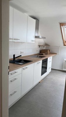 Erstbezug nach Sanierung mit Einbauküche und Balkon: freundliche 3-Zimmer-Wohnung in Karlsruhe