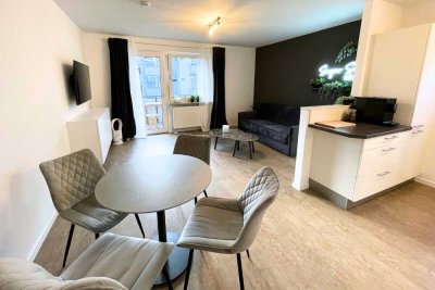 Möbliertes Wohnen - 2 Zi mit Balkon voll ausgestattet unweit vom Hofgarten mit Stellplatz