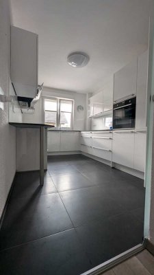 Lichtdurchflutete 4 Zimmer Maisonette-Wohnung in Pforzheim-Arlinger