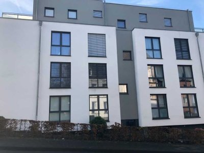 Perfekt! Ideal für die zweite Lebenshälfte! Sehr schicke 4-Zimmer-Wohnung mit großem Balkon!