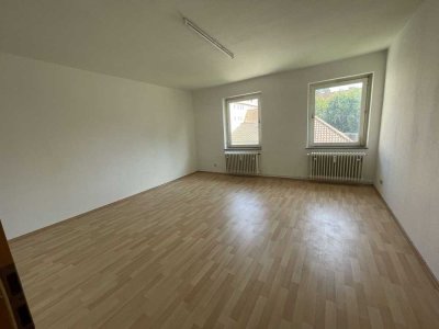 3-Zimmer Wohnung mit Tageslichtbad und Badewanne