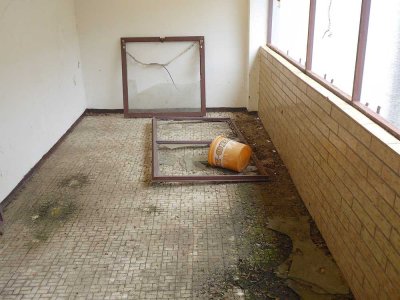 Haus mit 3 WE, Garage und kleinem Garten