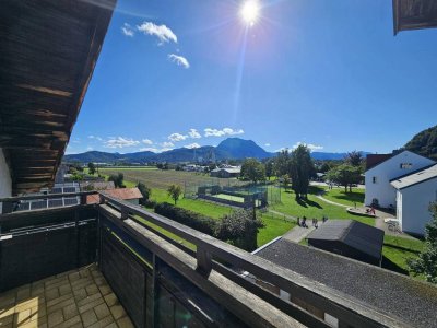 Helle 3-Zimmer-Mietwohnung in zentraler Lage von Pinsdorf mit Balkon &amp; Gebirgsblick