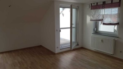3,5-Zimmer-Dachgeschosswohnung mit gehobener Innenausstattung mit Balkon und EBK in Burgau