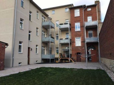 Neuwertige 2-Raum-Wohnung mit Balkon in Schönebeck