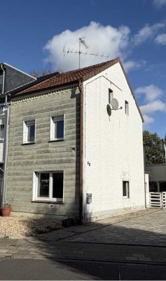 Halloween Schnäppchen!!!! Doppelhaushälfte in Niederzier zu verkaufen.