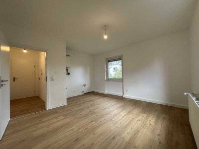 Erstbezug nach Modernisierung: 2-ZKB mit Einbauküche in zentraler Lage!