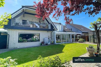 Großzügiges Wohnhaus mit 2 Einheiten, Doppelgarage & Garten - absolute Ruhiglage in Bedburg-Kaster