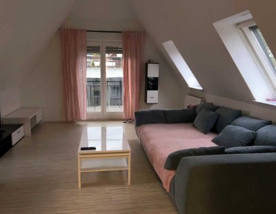 Sonnige 2,5-Zimmer-Dachgeschosswohnung mit Balkon und Einbauküche in Schwäbisch Hall-Hessental