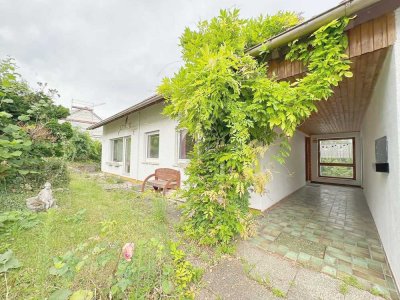Charmantes Einfamilienhaus mit Balkon und großem Garten