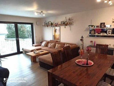 Möblierte 3-Zimmer-Wohnung, EBK, Stellplatz, Keller, Balkon in Wetzgau