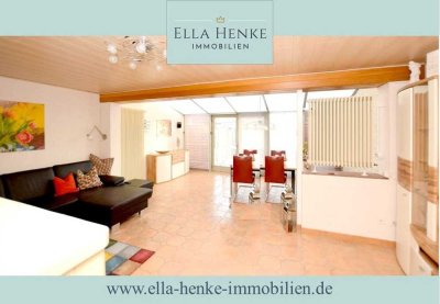 Direkt zum Einziehen: Schönes, sehr gepflegtes Reihenhaus mit  großer Terrasse - ideal für ein Paar.