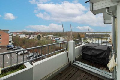 Mit Weitblick: Gepflegte Etagenwohnung mit Balkon und Freistellplatz