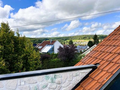 Offene DG Wohnung mit freiem Blick über Ostelsheim