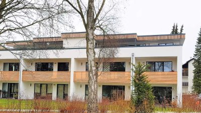 EXKLUSIVE 3 Zimmerwohnung mit Fahrstuhl, Balkon und Einbauküche