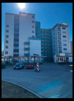 Geschmackvolle 3-Raum-Wohnung mit gehobener Innenausstattung mit Balkon und EBK in Memmingen
