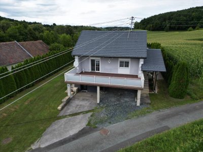 Ländliche Ruhe trifft modernen Wohnkomfort – Einzigartige Liegenschaft mit großer Sonnenterrasse und traumhaftem Ausblick!