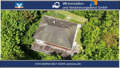 "Exklusive Premiumlage in Passau"
Großzügige Villa mit reichlich Platz, viel Privatsphäre und traum