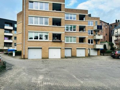 Schöne 2,5-Zimmer-Wohnung mit Balkon und Einbauküche in Neumünster