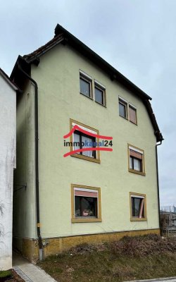 Geräumige 4-Zimmer-Dachgeschosswohnung in 91757 Treuchtlingen