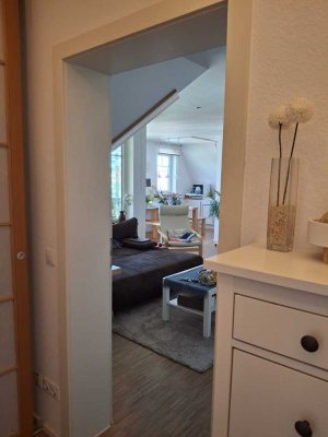 Attraktive 2-Zimmer-DG-Wohnung mit Blick über die Dächer von Haibach