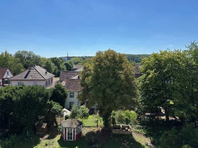 Erstbezug! Kernsanierte Altbauwohnung mit Blick ins Grün im Herzen von Lich!