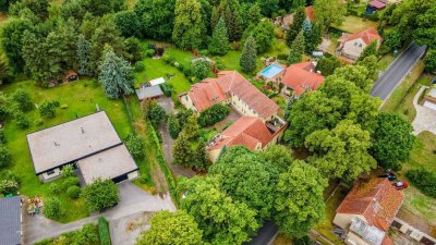 Interessante Kapitalanlage: Großes Grundstück mit drei Doppelhäusern,  Energiekennwert A+