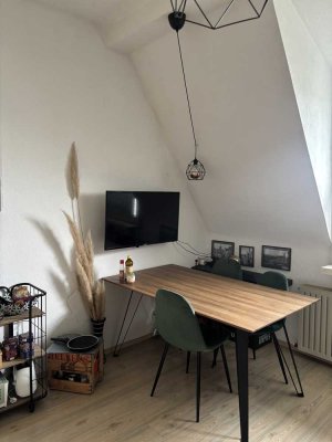 UNTERMIETE (Nov. - Jan.) in zentraler Lage