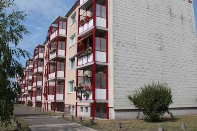 Gut geschnittene 3-Zimmer Wohnung mit Balkon!