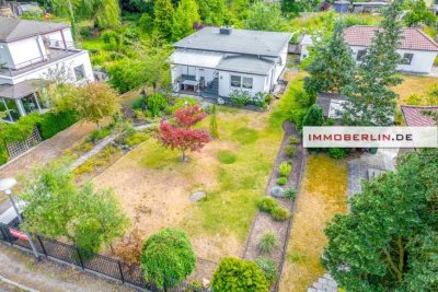 IMMOBERLIN.DE - Angenehmer Bungalow mit Südwestgarten in naturschöner Lage