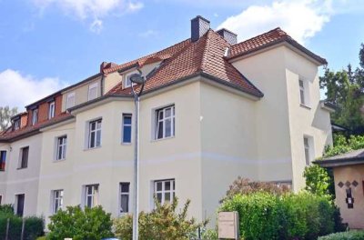 Doppelhaushälfte mit 3 Wohneinheiten in ruhiger Lage