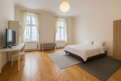 TOP ANBINDUNG - Altbau - ca. 57m² WFL - 2 Zimmer - 2. Liftstock - Einbauküche