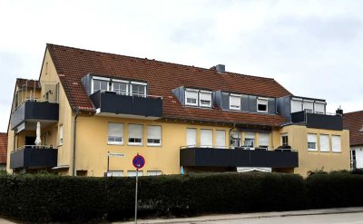 Provisionsfrei: 3 Zimmer Wohnung mit großem Balkon und Garage in Burgthann