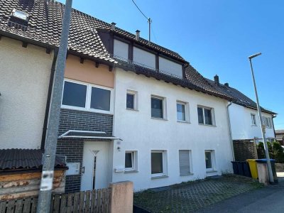 3-Familiendoppelhaushälfte in Top Lage,                 
 und 2 Wohnungen zum planen und nutzen