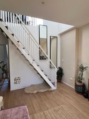 Schöne und helle 2 ZKB Wohnung mit Balkon ab 01.08.25