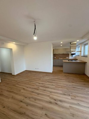 Erstbezug nach Renovierung – moderne 2-Zimmer-Wohnung mit ausgezeichneter Verkehrsanbindung