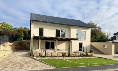 Einfamilienhaus mit 9 Zimmern und Garage in Marktbreit