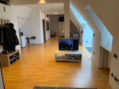 Charmante 1-Zimmer-Dachgeschosswohnung in Siegen - Weidenau