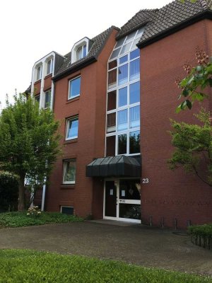 Helle 3 Zimmer Wohnung mit Balkon und Einbauküche