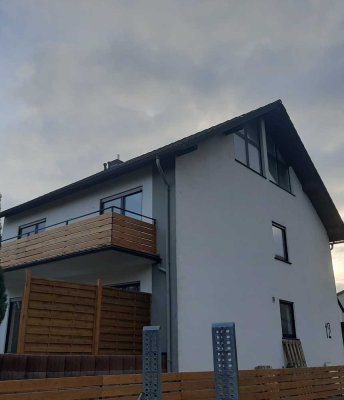 Geräumige 4,5-Zimmer Maisonette in Stadecken-Elsheim mit Balkon