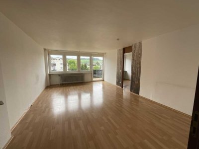 Großzügige 2-Zimmer-Wohnung mit Balkon und Einbauküche in Calw Heumaden