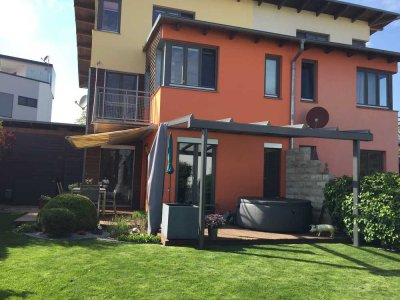 Wohlfühloase nach Feng-Shui - gepflegte Doppelhaushälfte mit traumhaften Garten