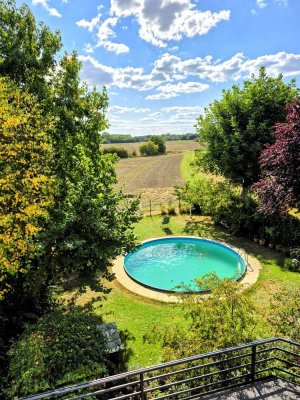Zweifamilienhaus mit unverbaubaren Ausblick, Pool & moderner Ausstattung am Naturschutzgebiet!
